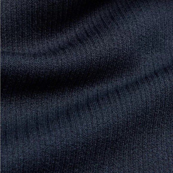 Aritzia - Sunday Best ‘Delta’ SinchSeamless Dress - Picture 4 of 8